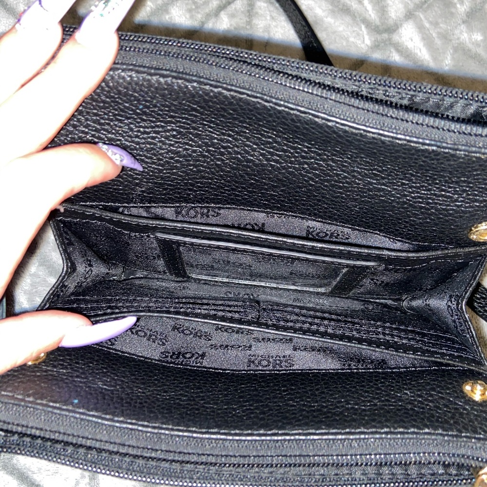 Mk cross body purse, used but in good condition - Picture 5 of 7